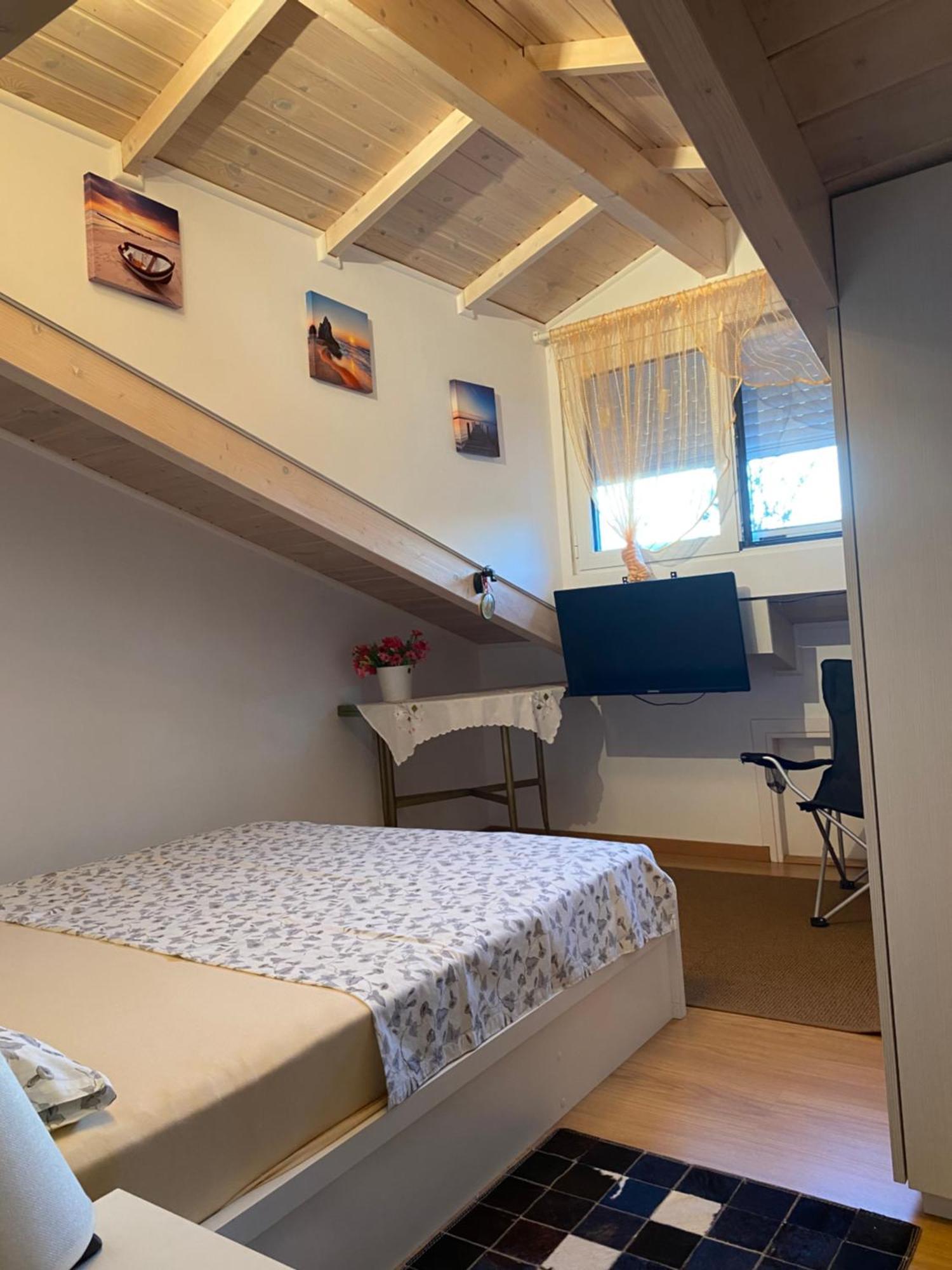Siga Siga Apartment Мегара Экстерьер фото